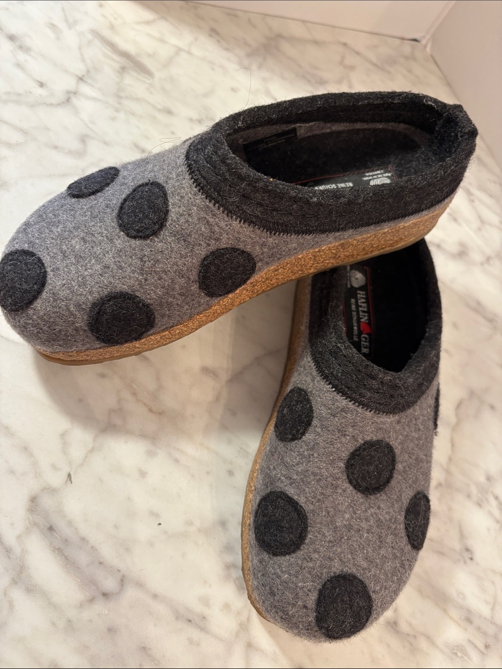 Haflinger Women’s Grizzly Fizz Felt Slip-Ons with Black Polka Dots, US 5.5-6